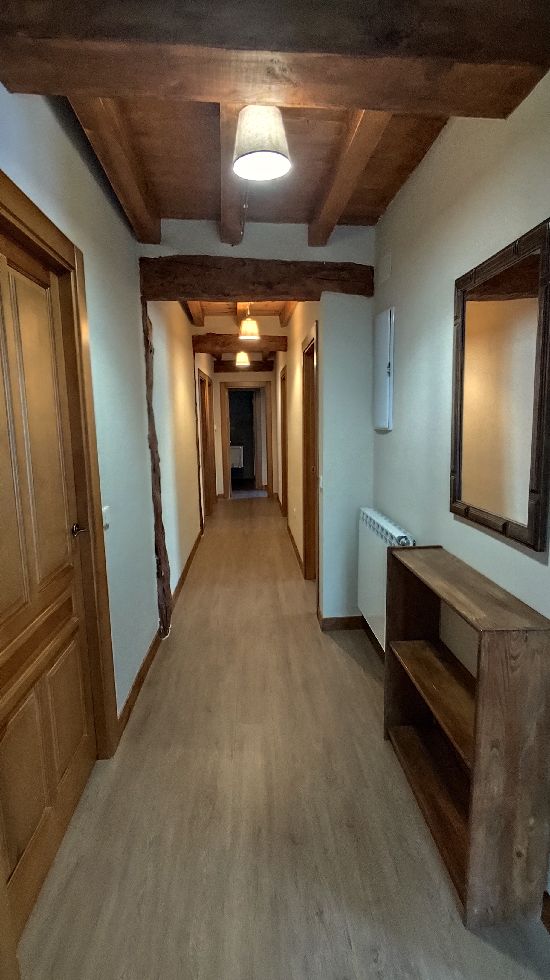 Pasillo que da acceso a las 4 habitaciones
